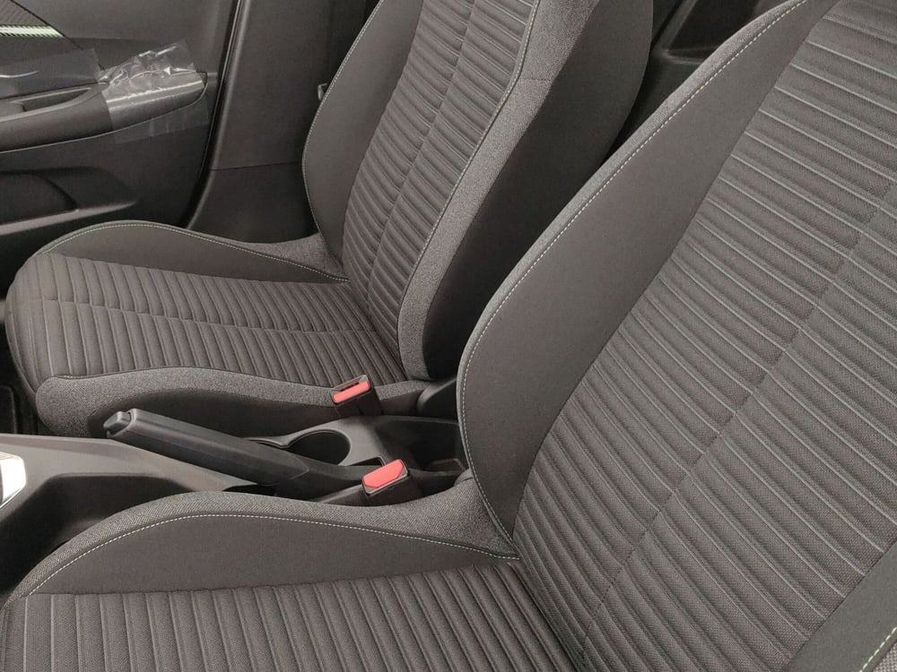 Peugeot 208 nuova a Caserta (17)