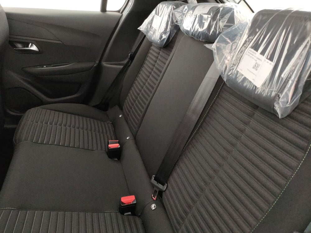 Peugeot 208 nuova a Caserta (18)