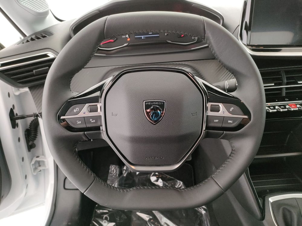 Peugeot 208 nuova a Caserta (8)