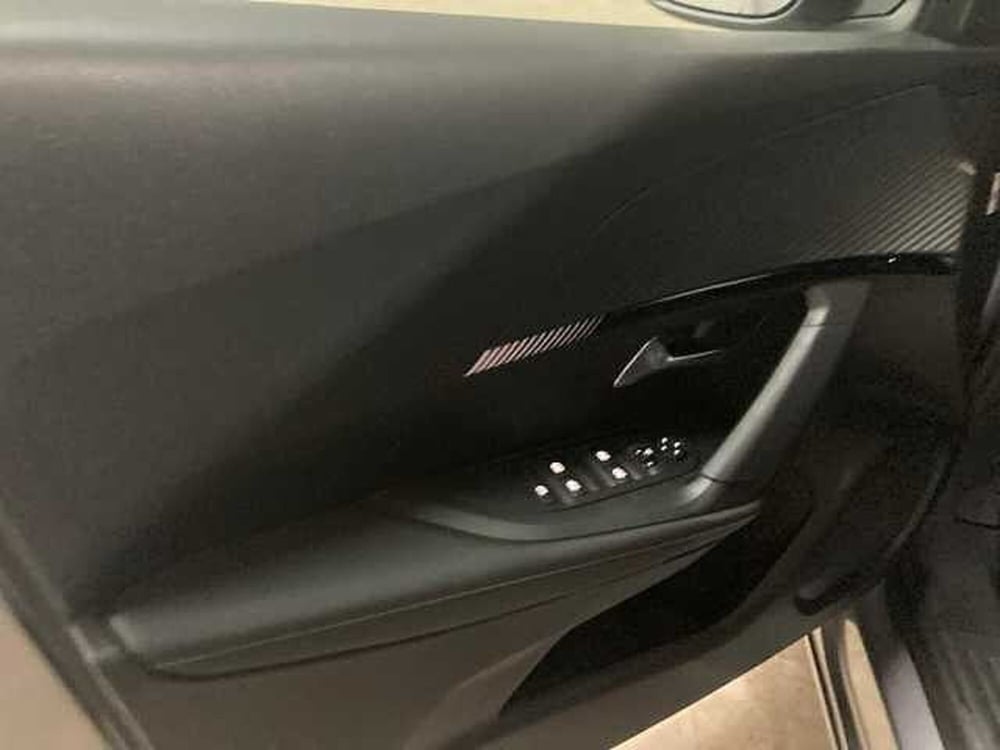 Peugeot 2008 nuova a Messina (12)