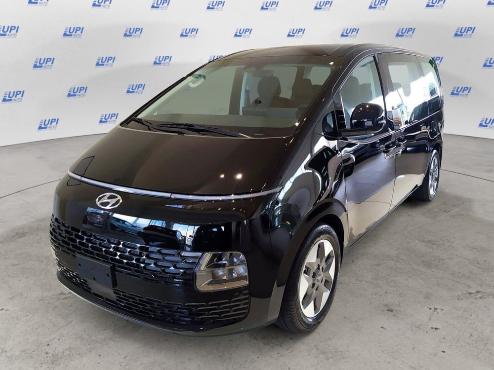 Hyundai Staria nuova a Pistoia