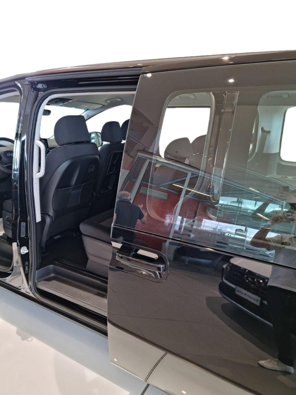 Hyundai Staria nuova a Pistoia (10)