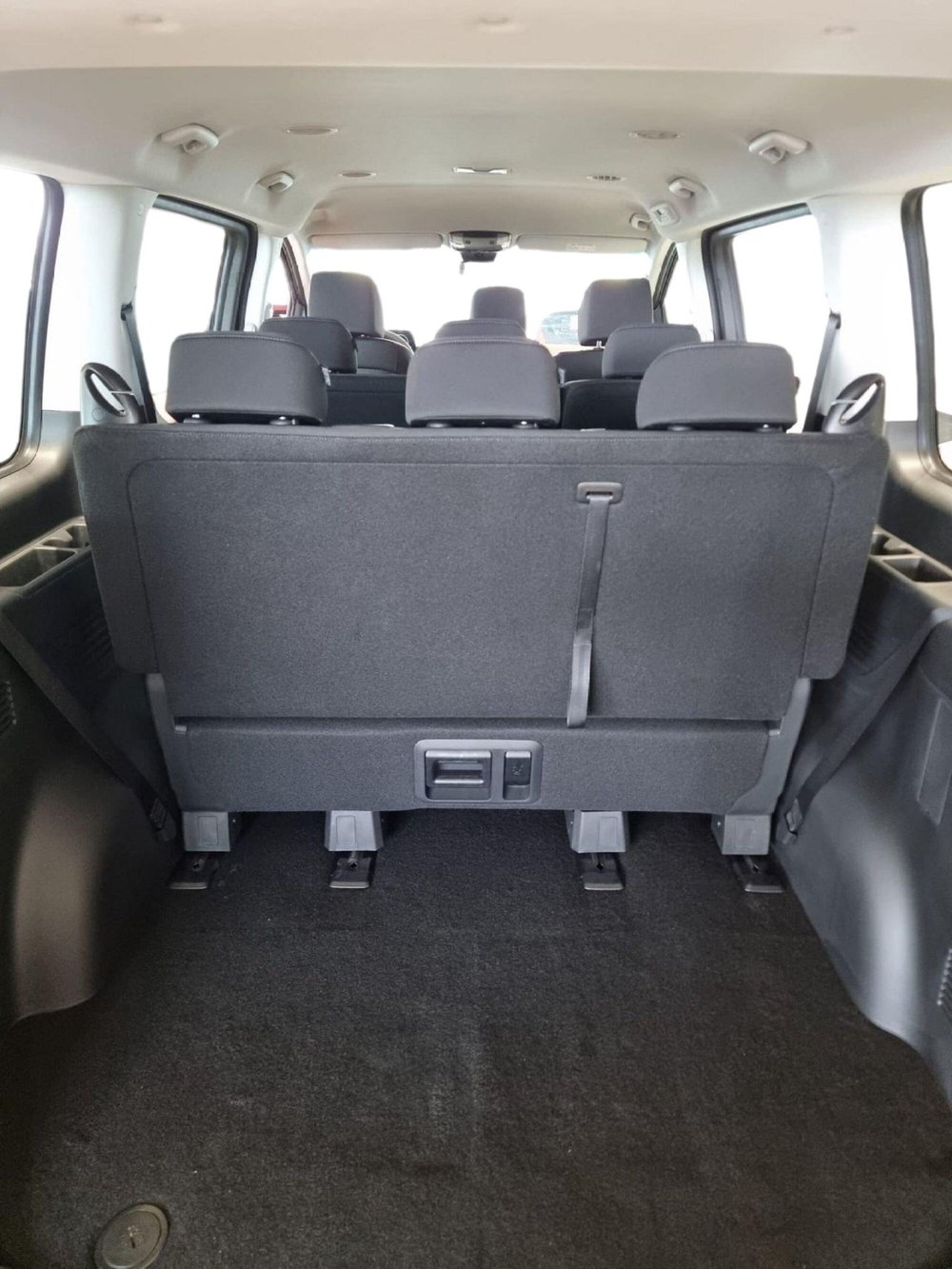 Hyundai Staria nuova a Pistoia (16)