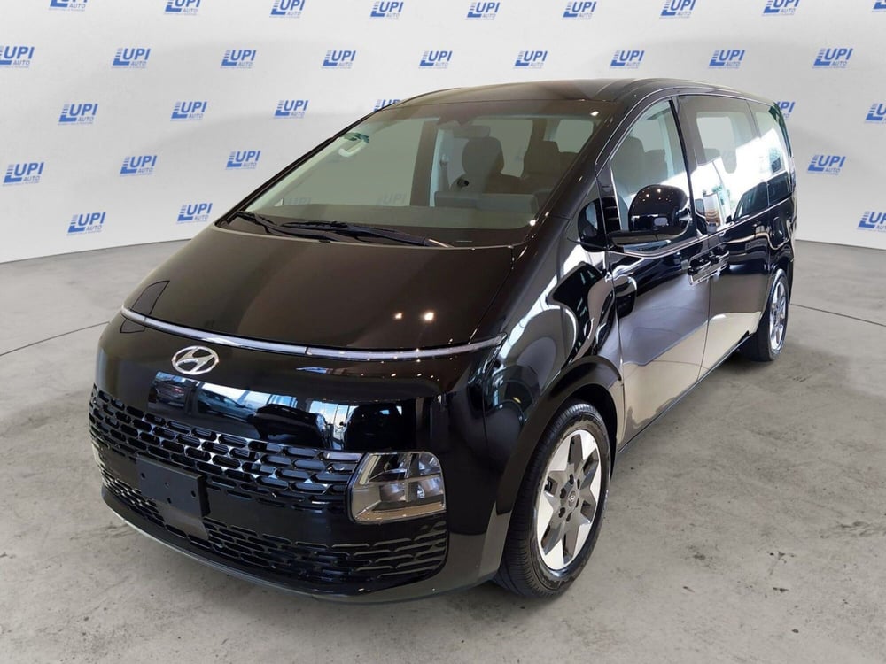 Hyundai Staria nuova a Pistoia (4)