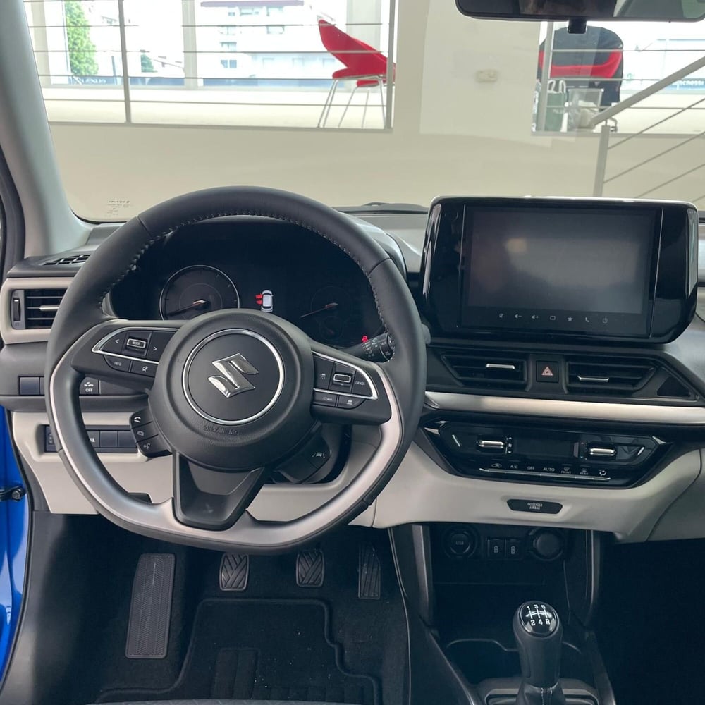 Suzuki Swift nuova a Cremona (5)