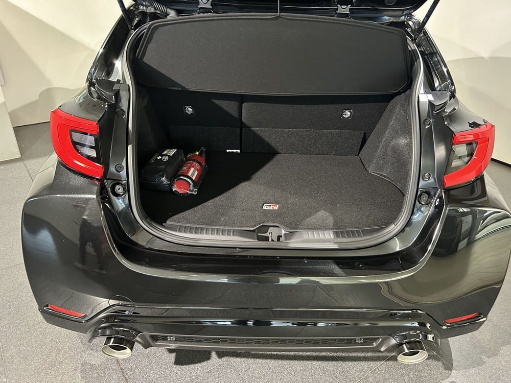 Toyota GR Yaris nuova a Milano (5)