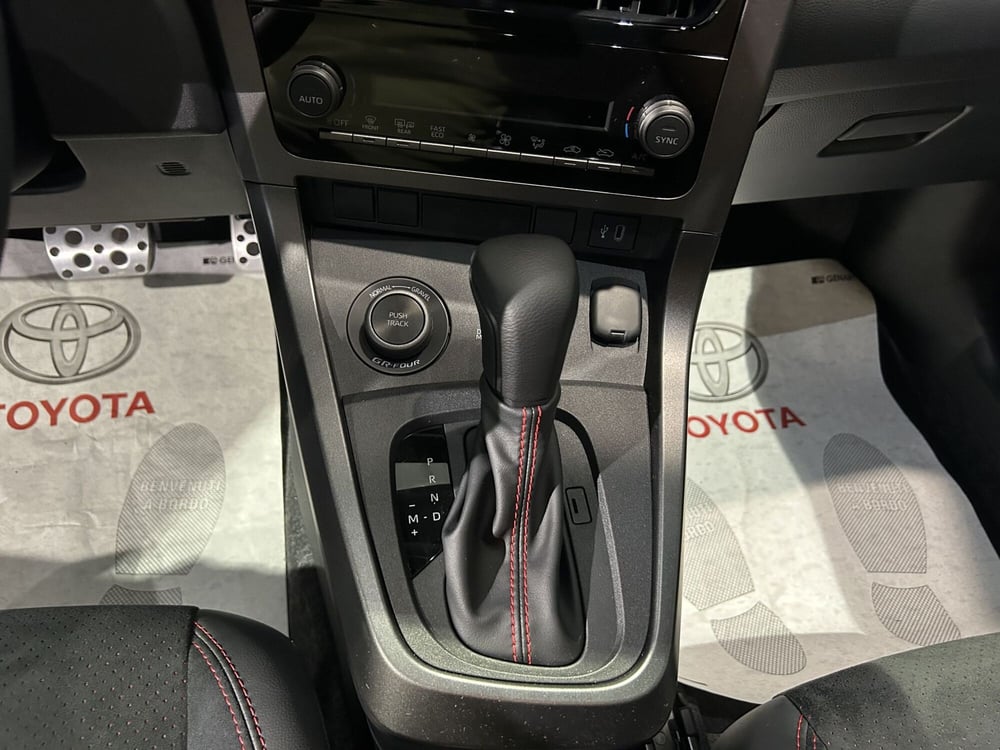 Toyota GR Yaris nuova a Milano (8)