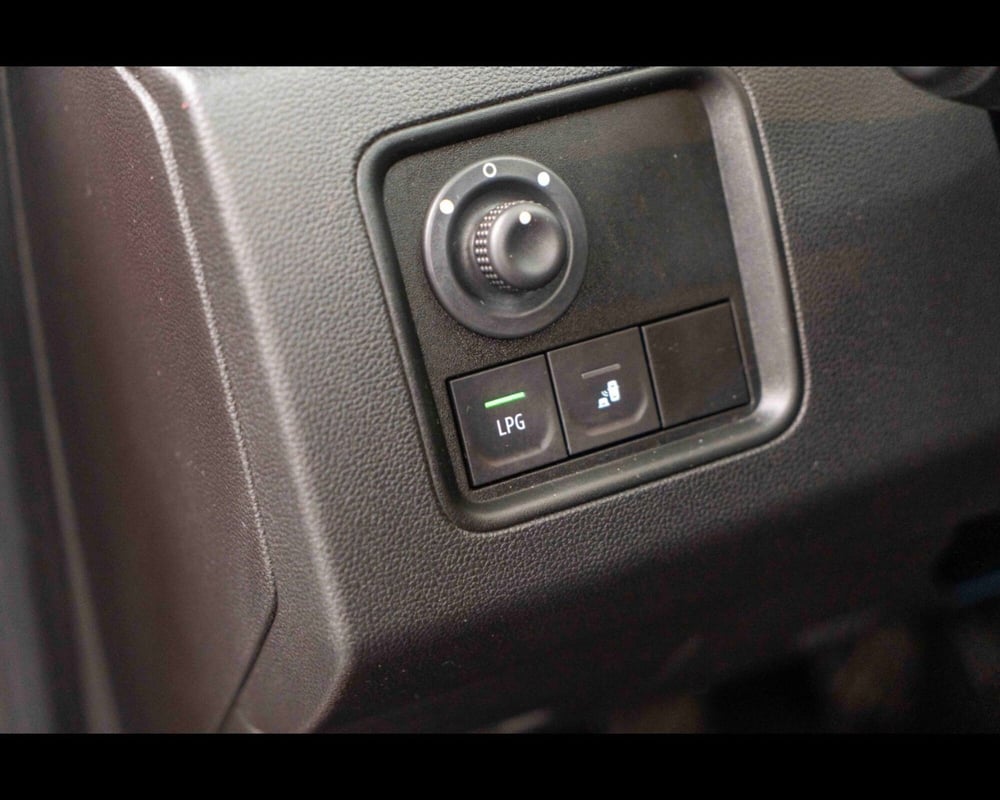 Dacia Duster usata a Venezia (18)