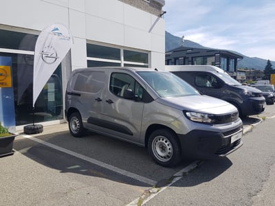 Opel Combo Furgone Cargo 1.5 Diesel 130CV S&amp;S PC 1000kg Edition nuova a Saint-Christophe