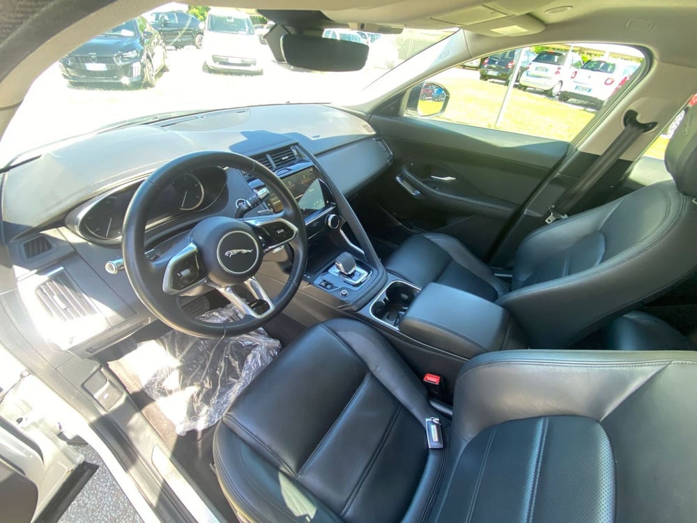 Jaguar E-Pace usata a La Spezia (10)