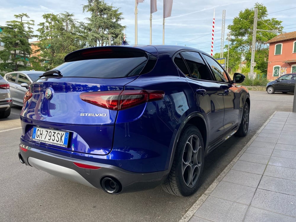 Alfa Romeo Stelvio usata a Reggio Emilia (4)