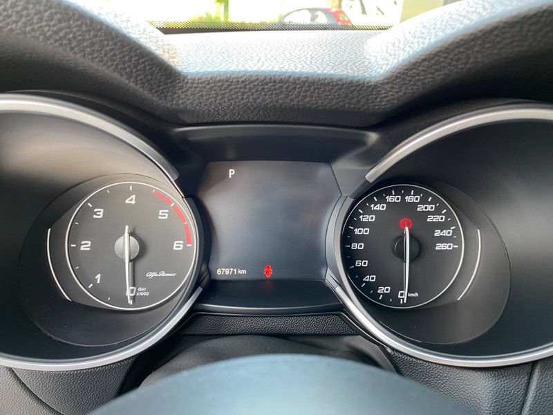 Alfa Romeo Stelvio usata a Reggio Emilia (7)