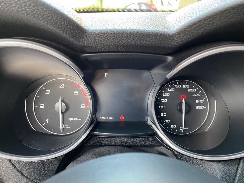 Alfa Romeo Stelvio usata a Reggio Emilia (8)