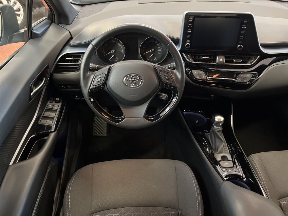 Toyota Toyota C-HR usata a Bologna (9)