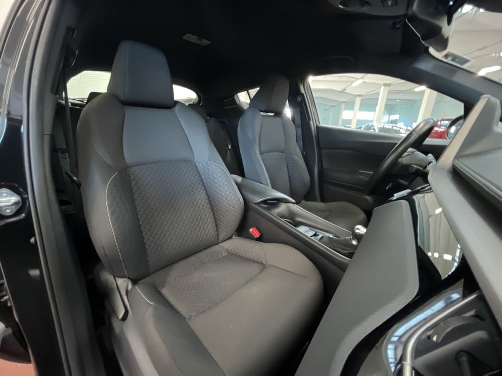 Toyota Toyota C-HR usata a Bologna (12)