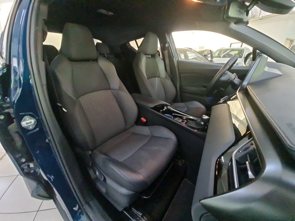 Toyota Toyota C-HR usata a Bologna (10)
