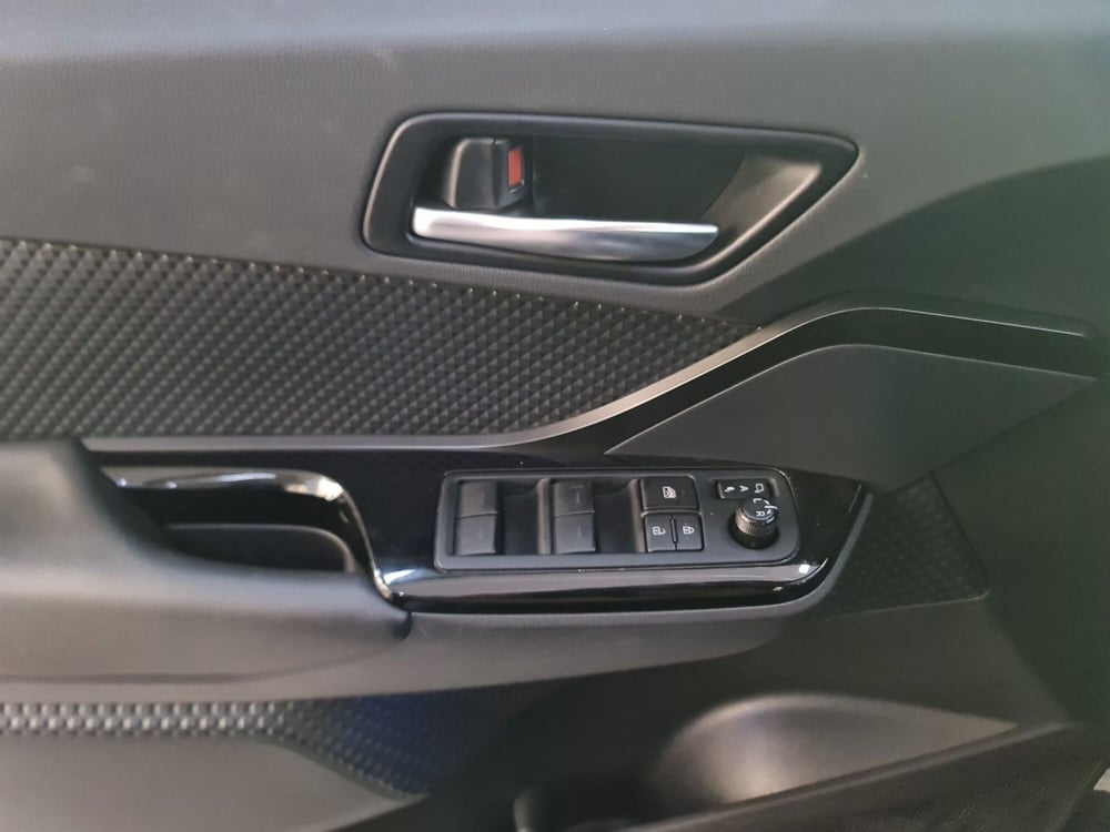Toyota Toyota C-HR usata a Bologna (11)