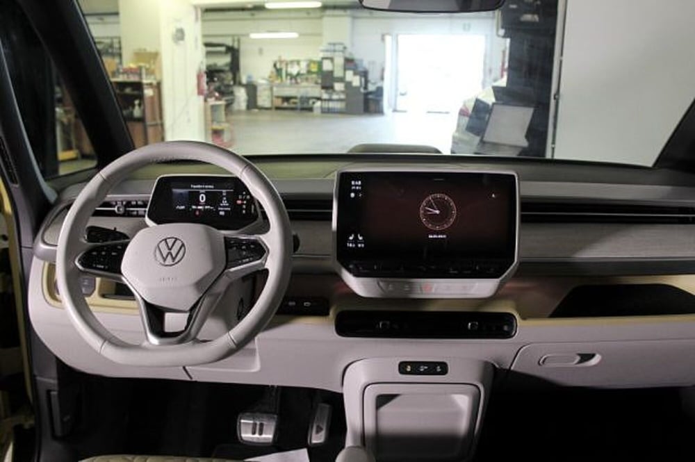 Volkswagen ID.Buzz usata a Novara (6)