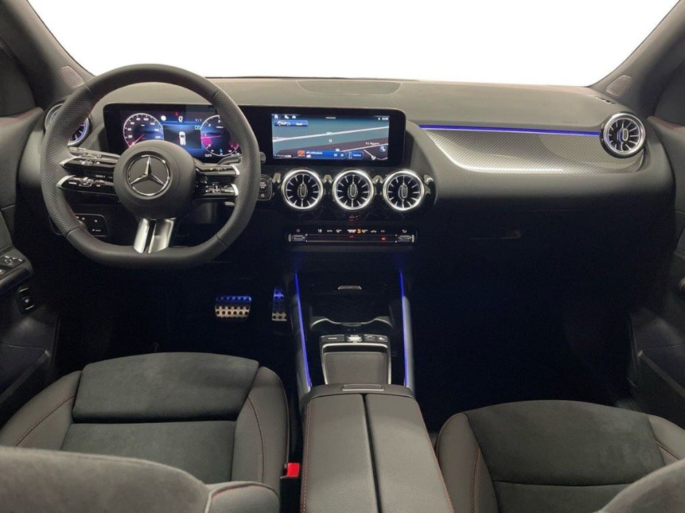 Mercedes-Benz GLA SUV nuova a Macerata (10)