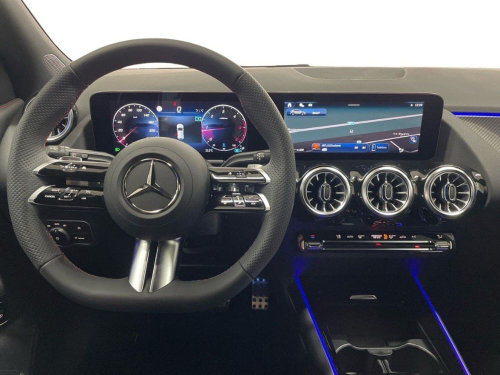 Mercedes-Benz GLA SUV nuova a Macerata (11)