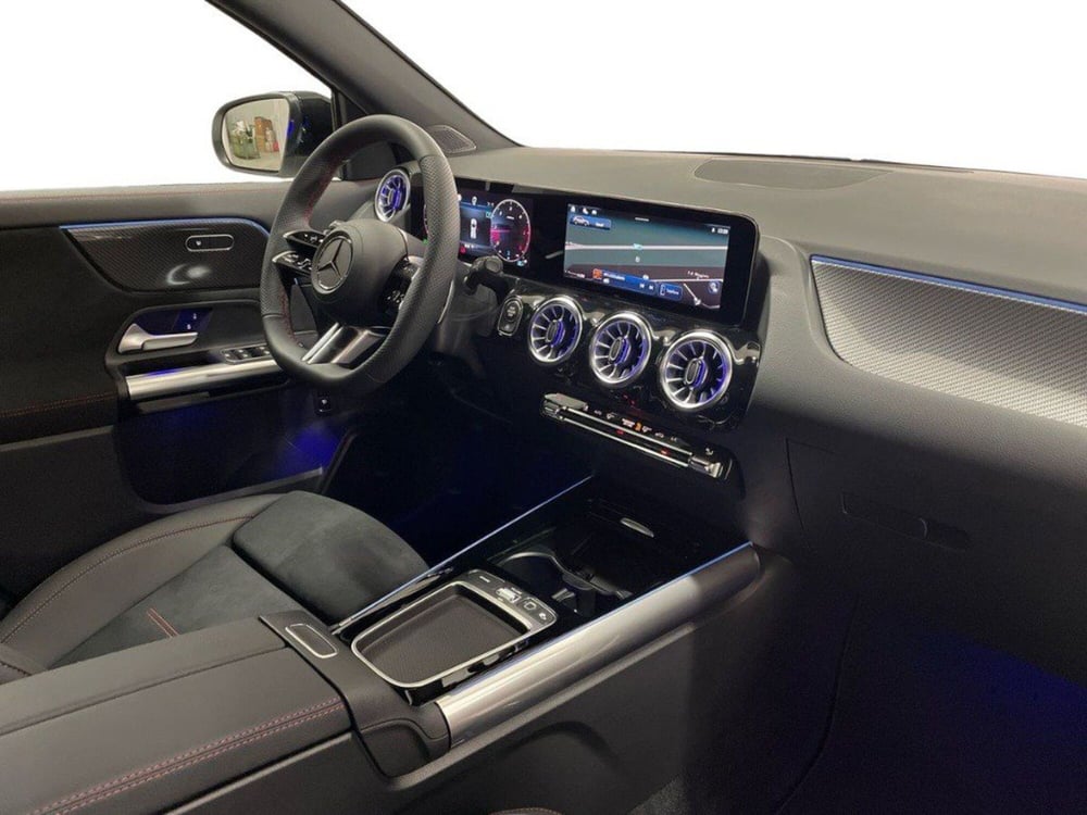 Mercedes-Benz GLA SUV nuova a Macerata (12)