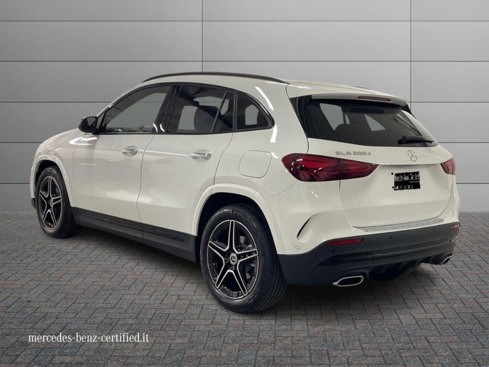 Mercedes-Benz GLA SUV nuova a Macerata (5)