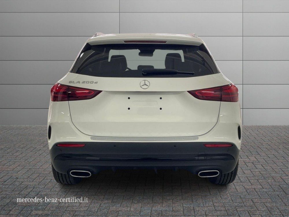 Mercedes-Benz GLA SUV nuova a Macerata (6)