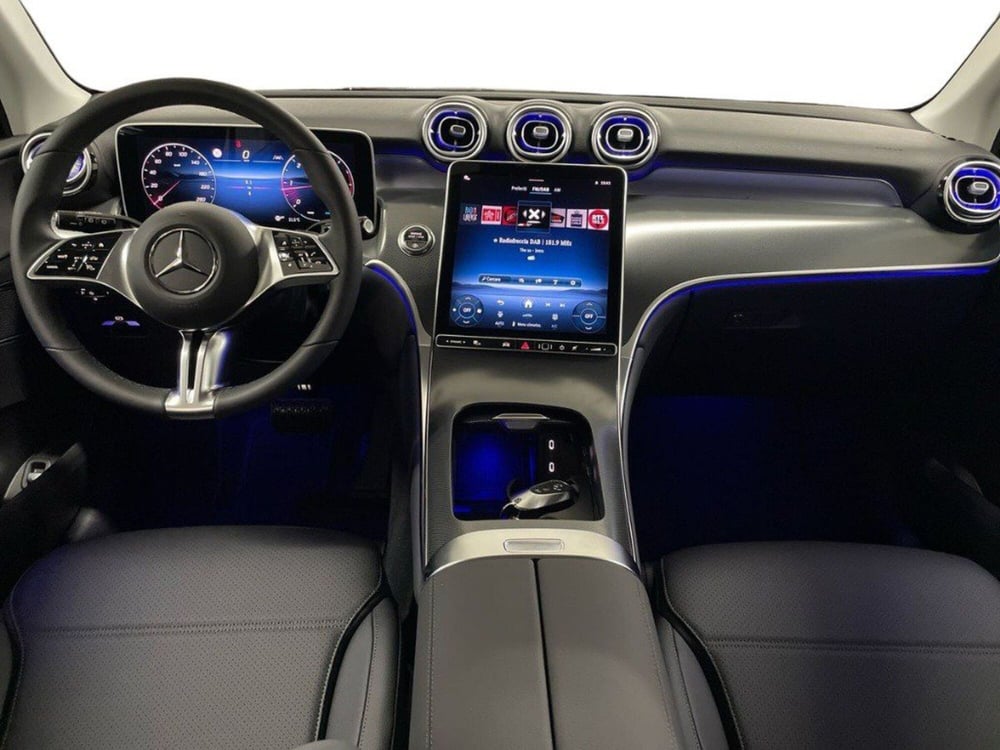 Mercedes-Benz GLC SUV nuova a Macerata (10)