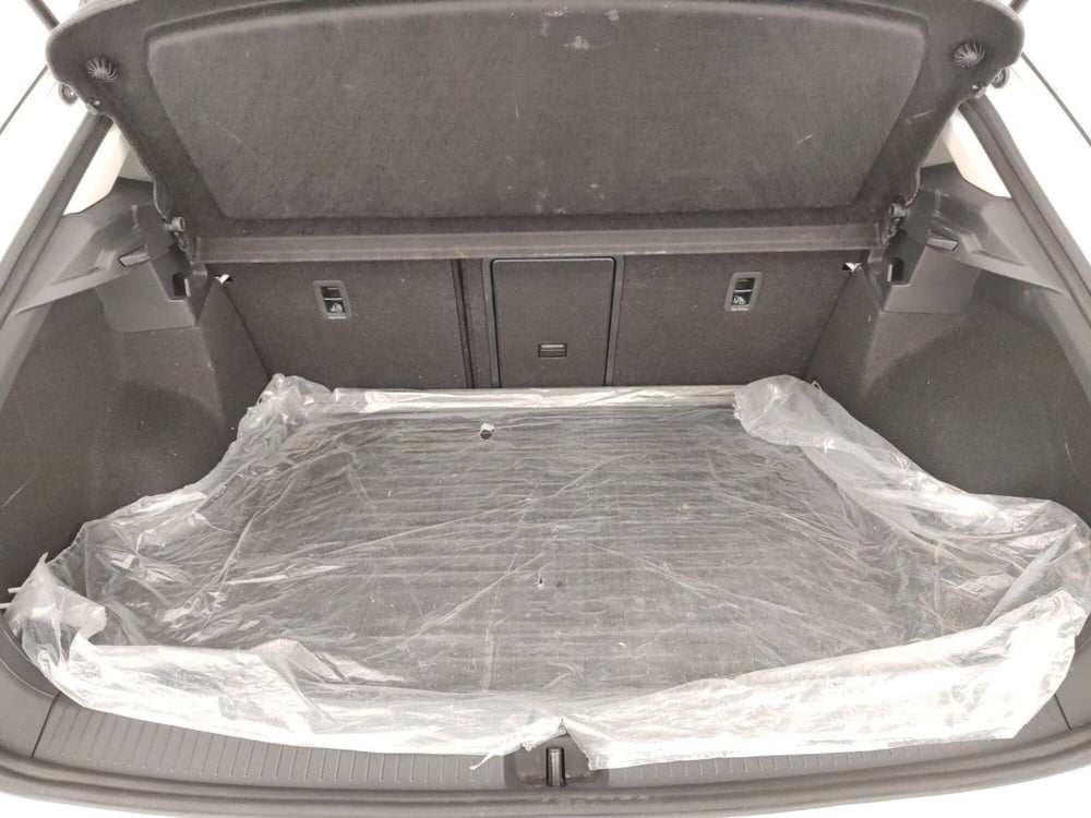 Volkswagen T-Roc usata a Massa-Carrara (16)