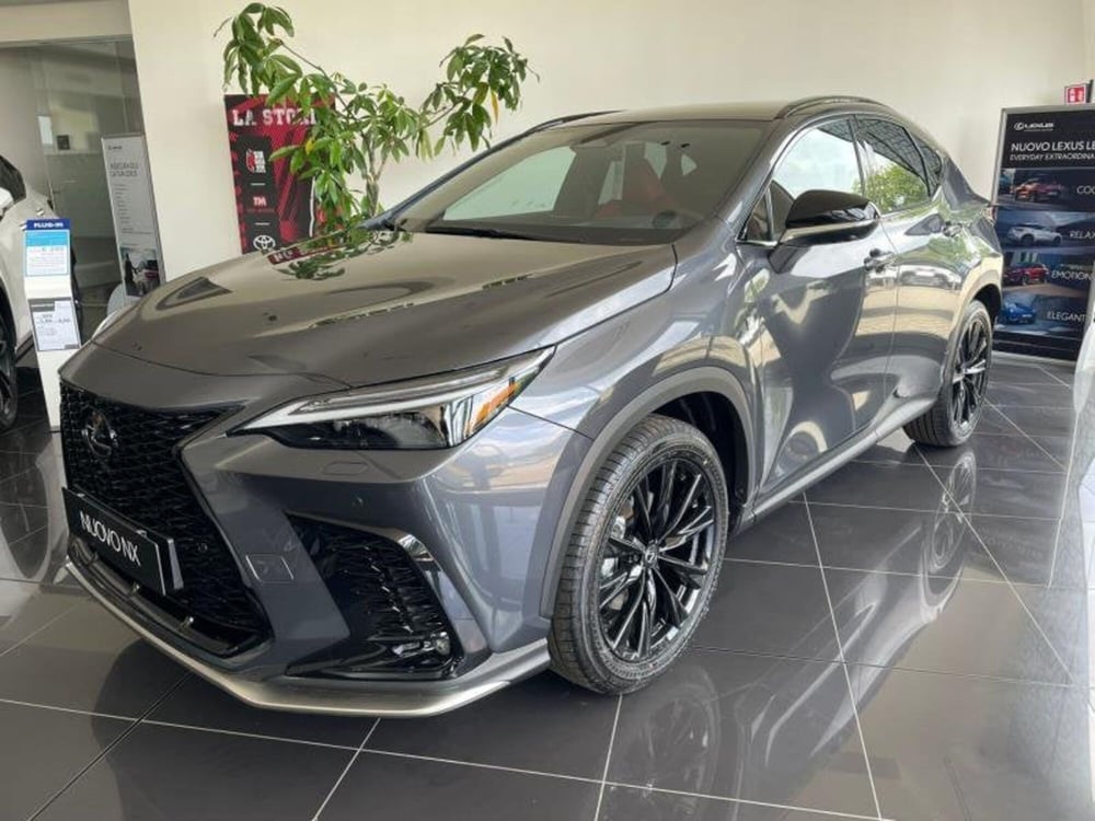 Lexus NX nuova a Perugia