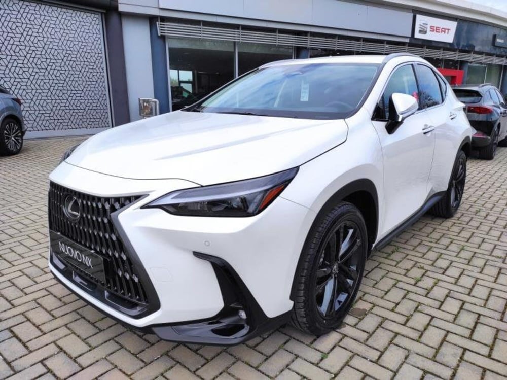 Lexus NX nuova a Perugia