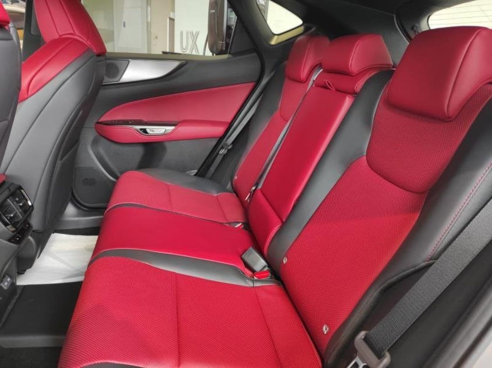 Lexus NX nuova a Perugia (13)
