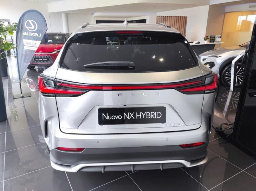 Lexus NX nuova a Perugia (5)