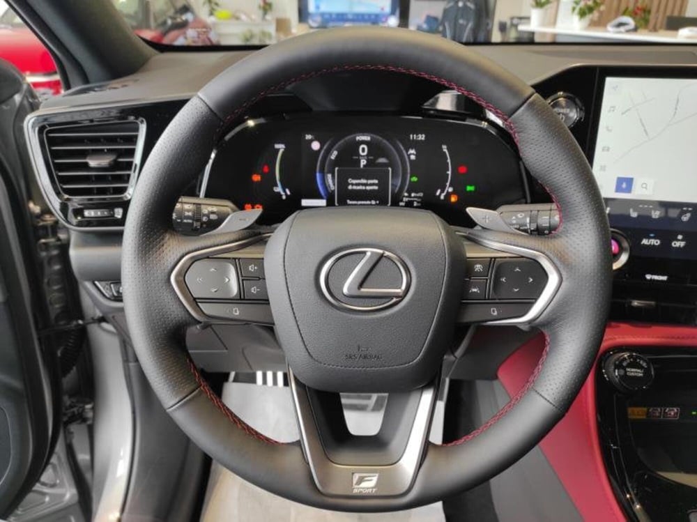 Lexus NX nuova a Perugia (8)