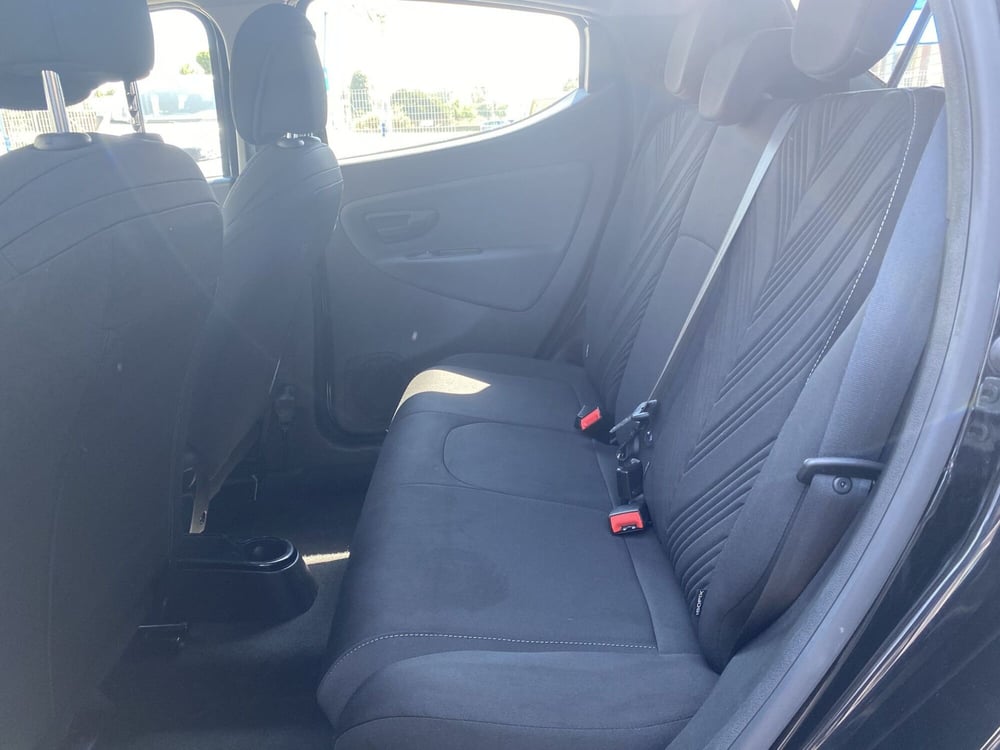 Lancia Ypsilon usata a Modena (10)