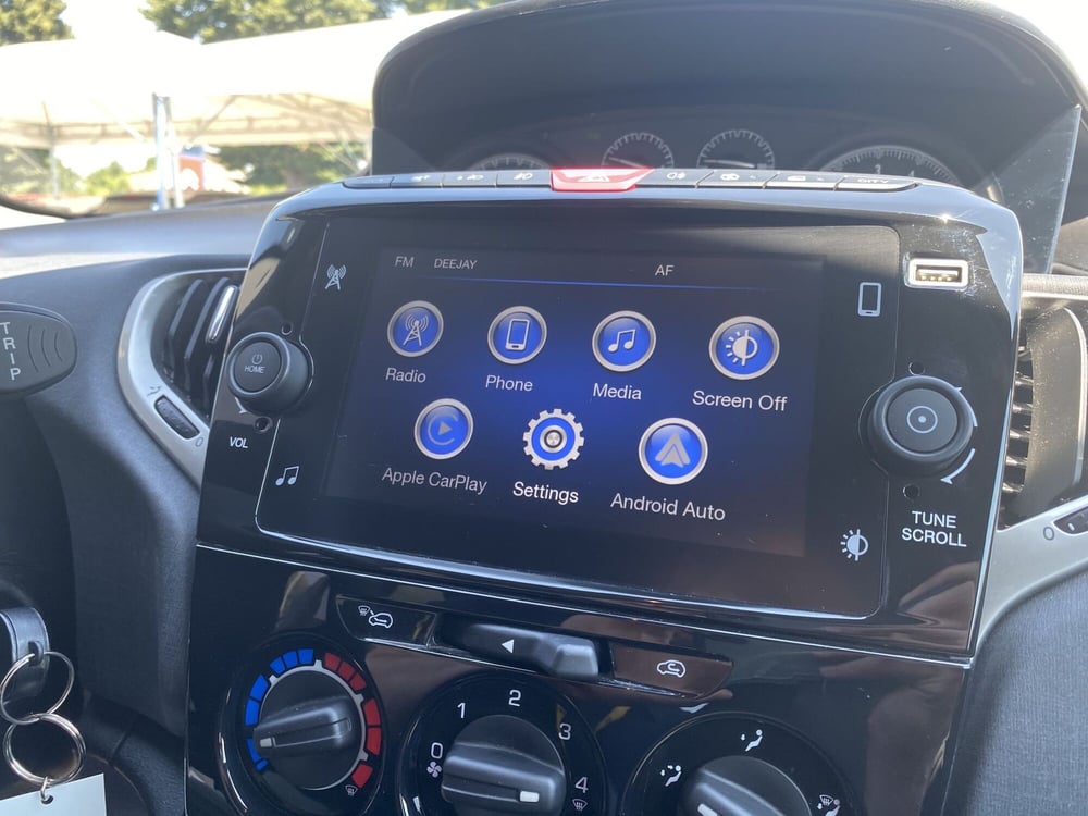 Lancia Ypsilon usata a Modena (13)