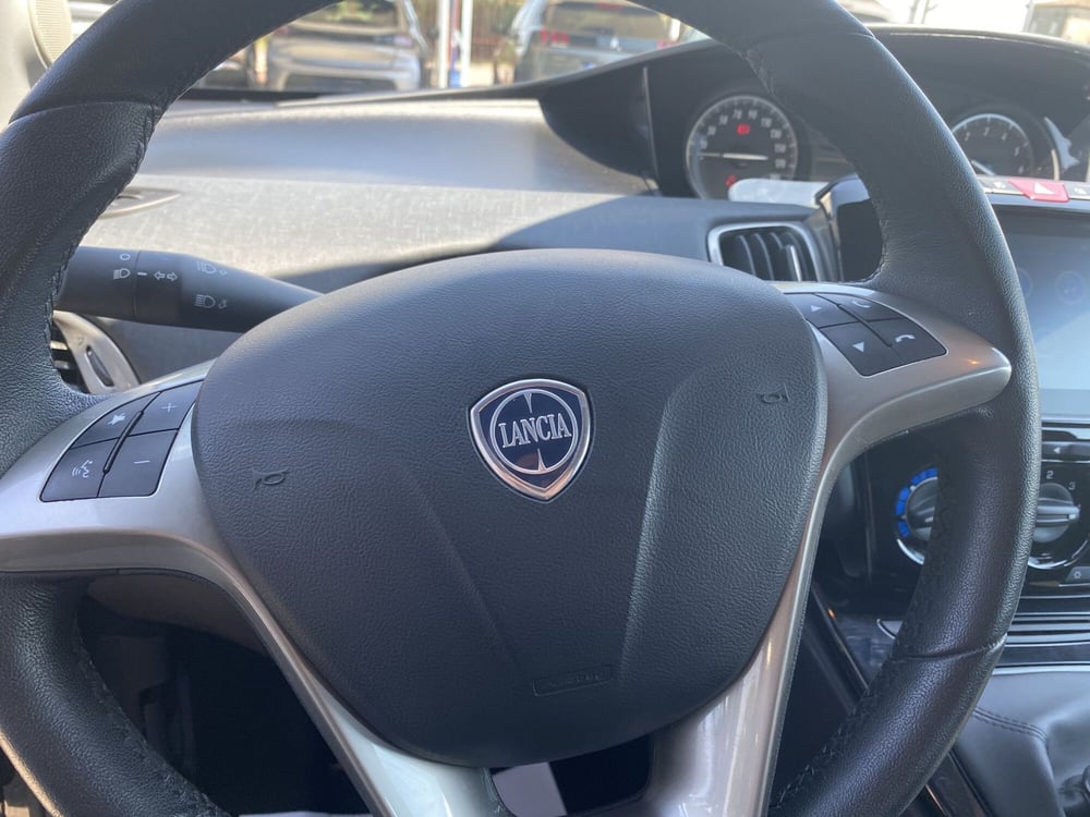 Lancia Ypsilon usata a Modena (14)