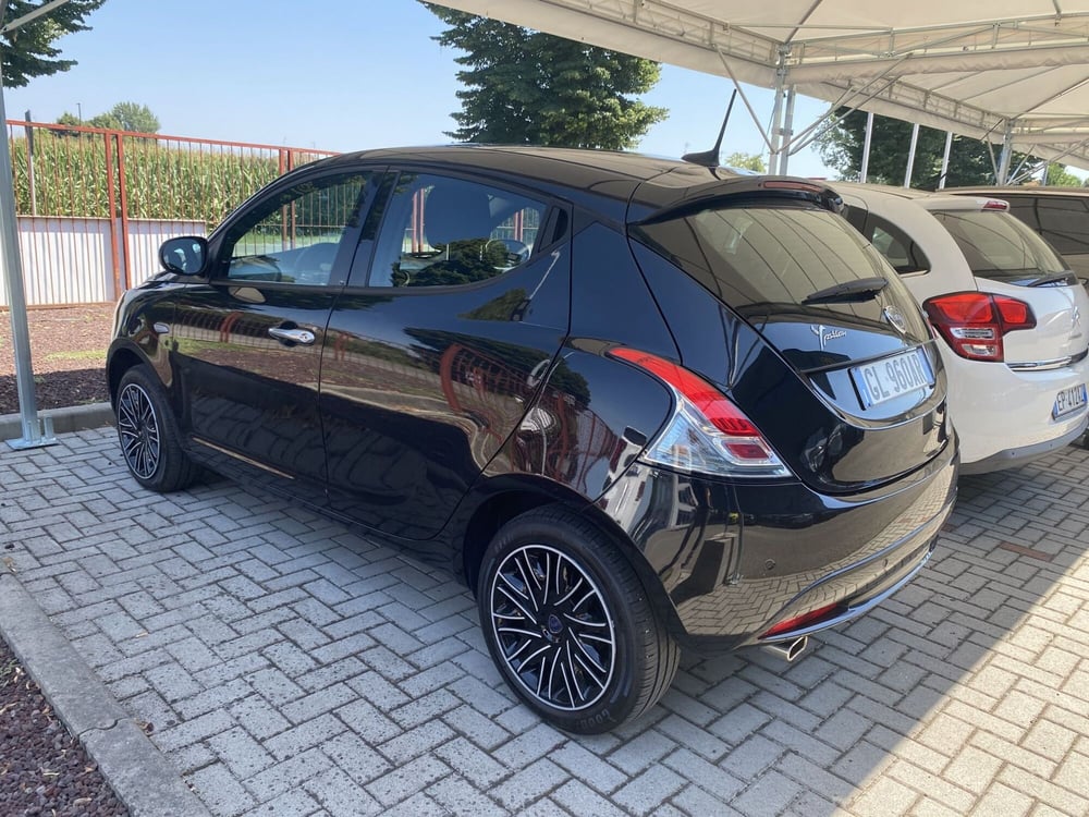 Lancia Ypsilon usata a Modena (15)