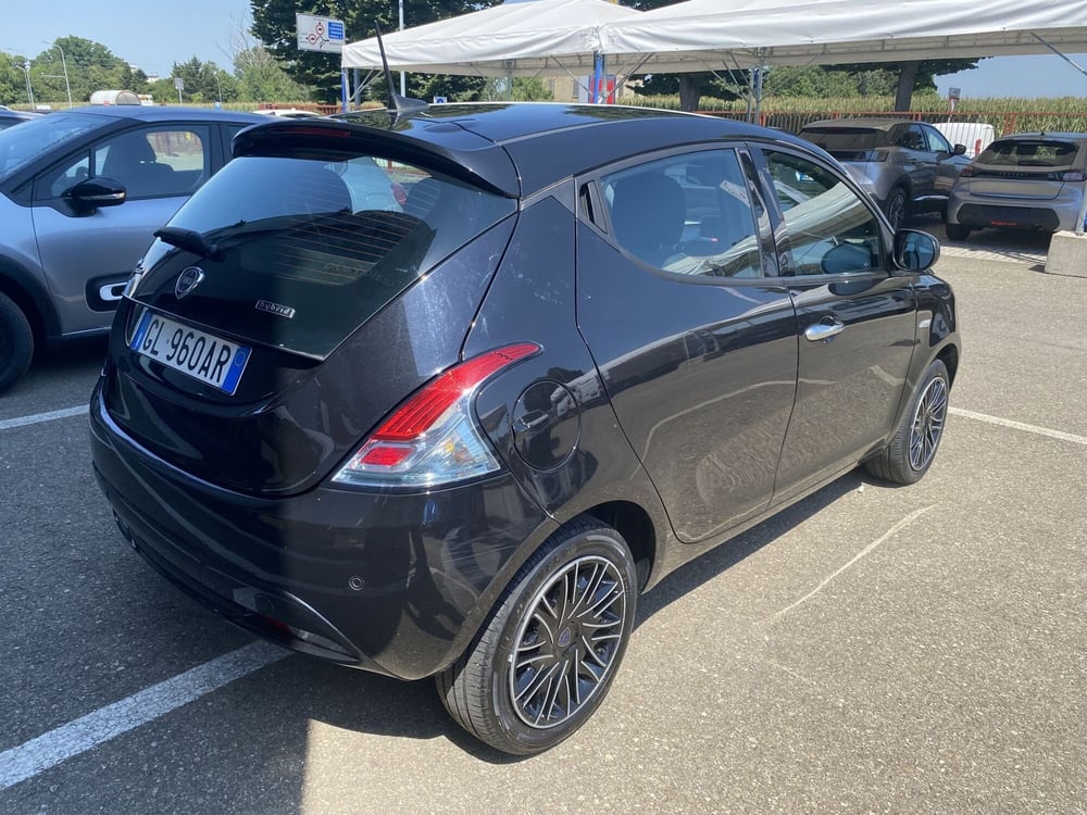 Lancia Ypsilon usata a Modena (5)