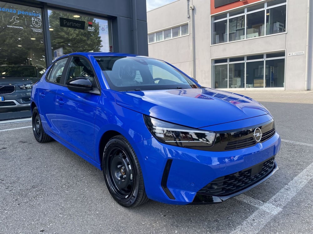 Opel Corsa nuova a Modena
