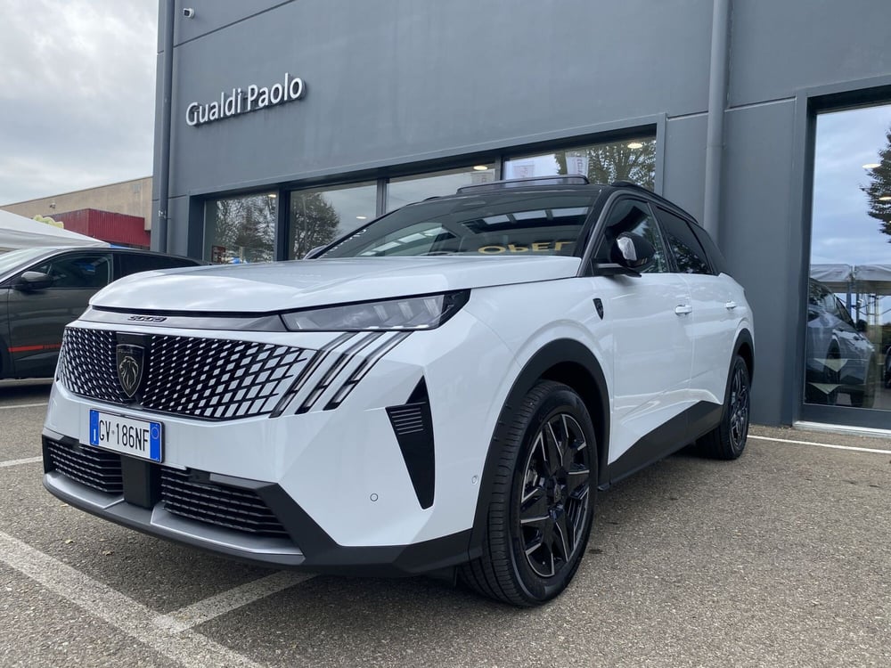 Peugeot 5008 nuova a Modena