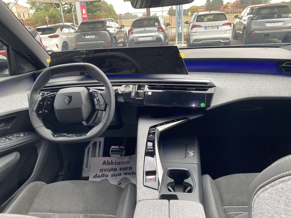 Peugeot 5008 nuova a Modena (13)
