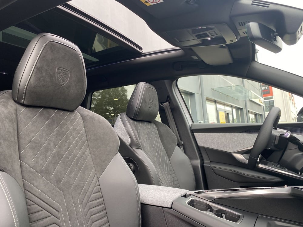 Peugeot 5008 nuova a Modena (17)