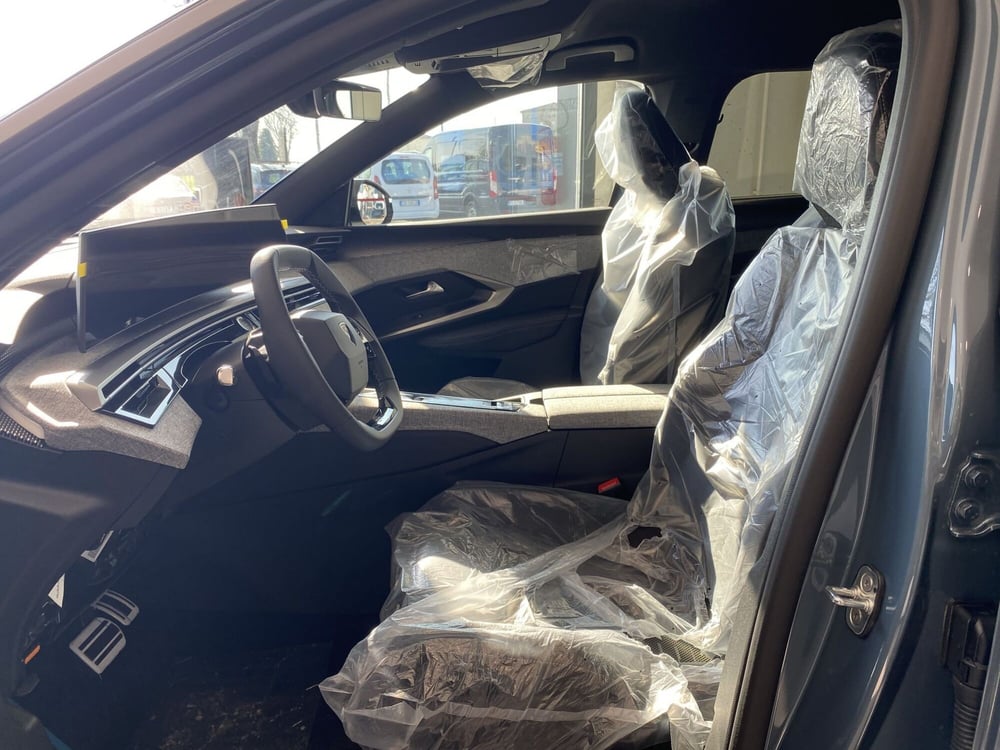Peugeot 5008 nuova a Modena (11)