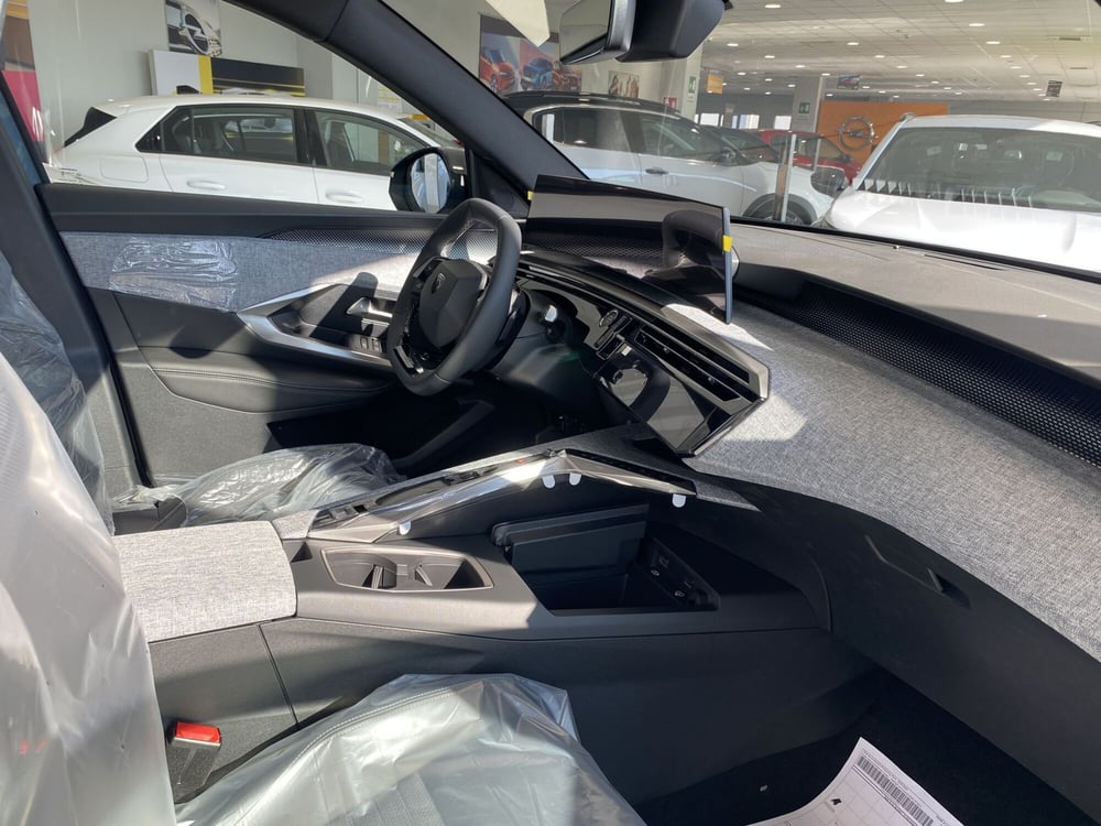 Peugeot 5008 nuova a Modena (13)