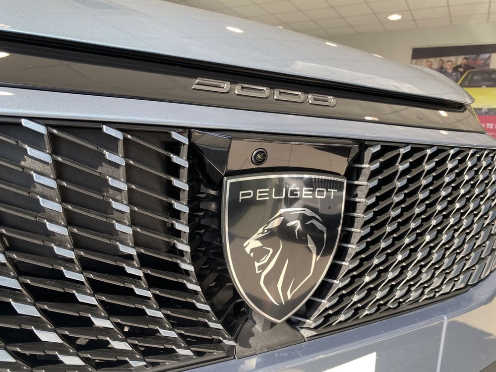 Peugeot 5008 nuova a Modena (17)