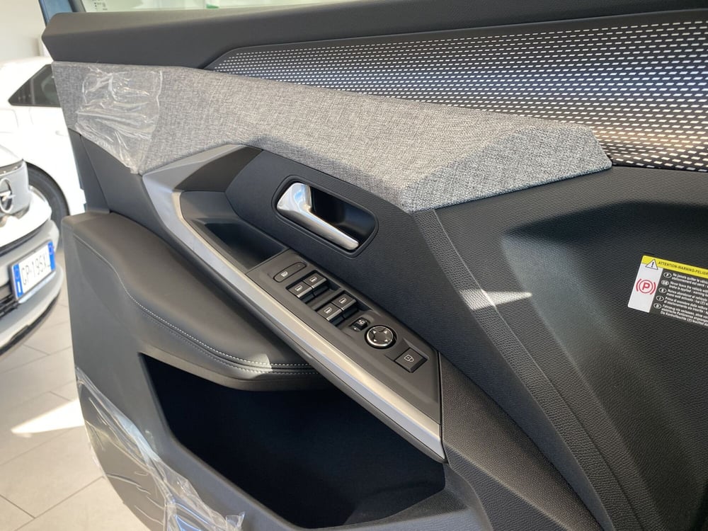 Peugeot 5008 nuova a Modena (6)