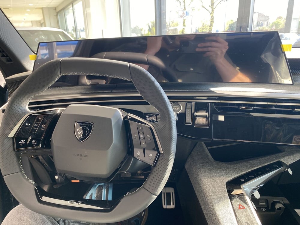 Peugeot 5008 nuova a Modena (9)
