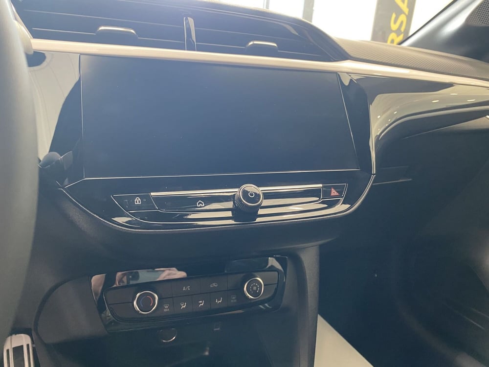 Opel Corsa nuova a Modena (8)