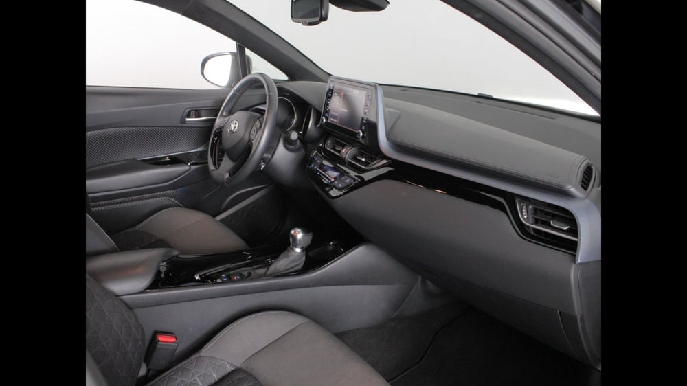 Toyota Toyota C-HR usata a Palermo (6)
